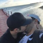 Brian Canelles y su novio/Facebook