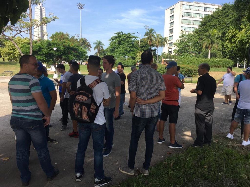 Protesta pacífica contra cierre de SNet. Parque de las Comunicaciones, La Habana. 10 de agosto de 2019