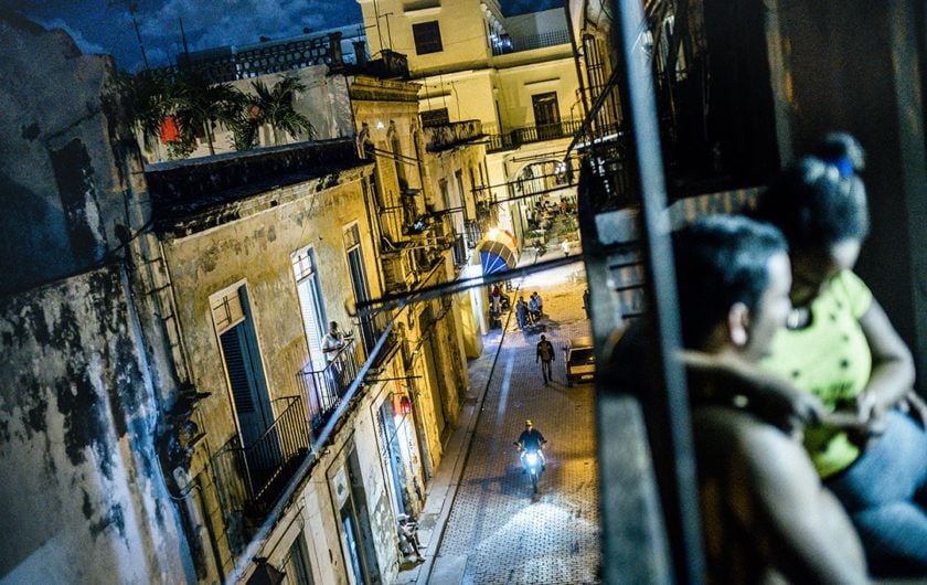 Engin Güneysu. La Habana: When the night comes.