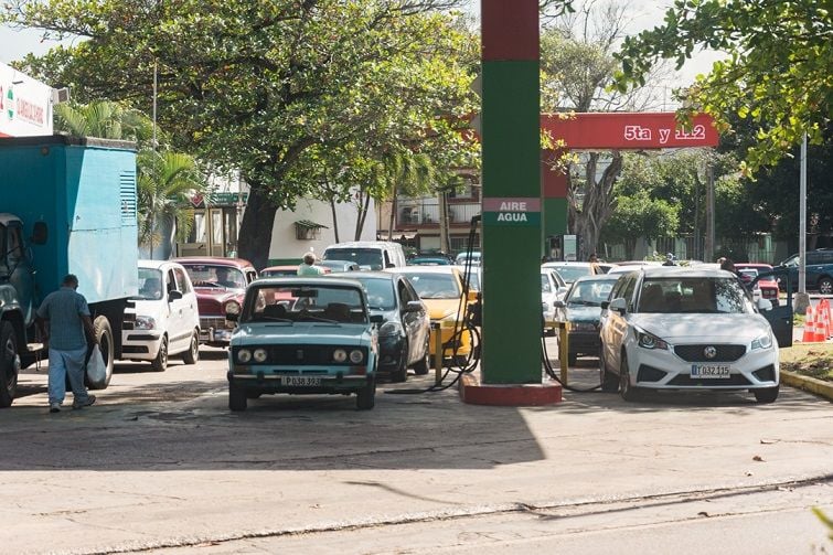 Desabastecimiento de combustible en La Habana / Foto: Raymo Herrera