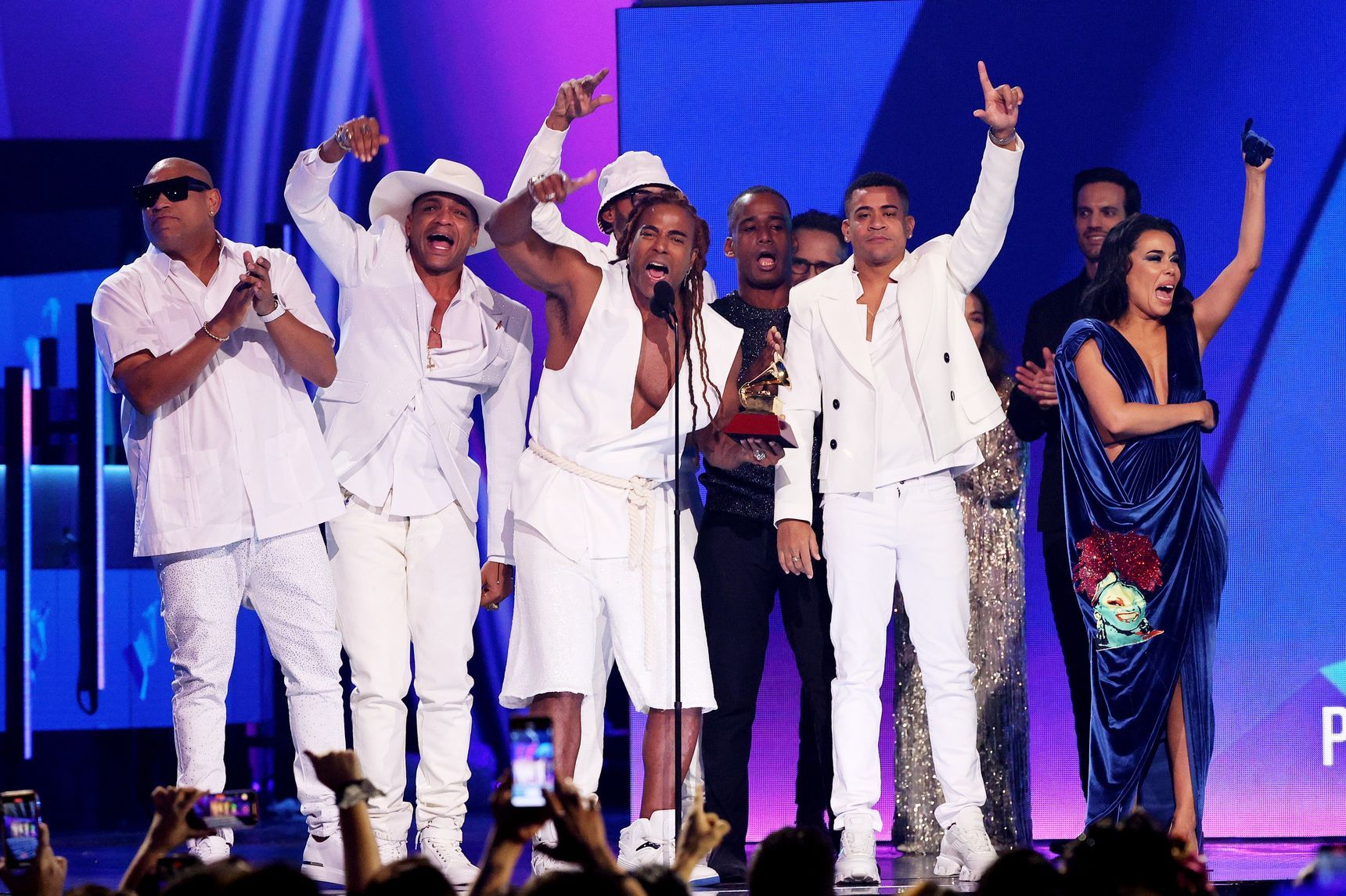 Cantantes de Patria y Vida en los Grammy Latino / Foto: KEVIN WINTER/GETTY IMAGES