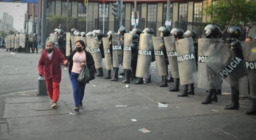 Policía en las calles de Perú / Foto: Raúl Medina