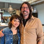 2- Norah Jones junto al músico Dave Grohl, invitado a su escuchado podcast. Foto Instagram Norah Jones