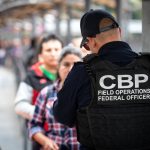 2. Oficial fronterizo de Estados Unidos