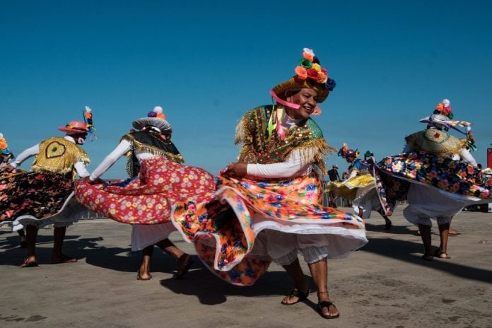Farotas (Carnaval de Barranquilla, Colombia, 2024) / Foto: Linda Esperanza Aragón