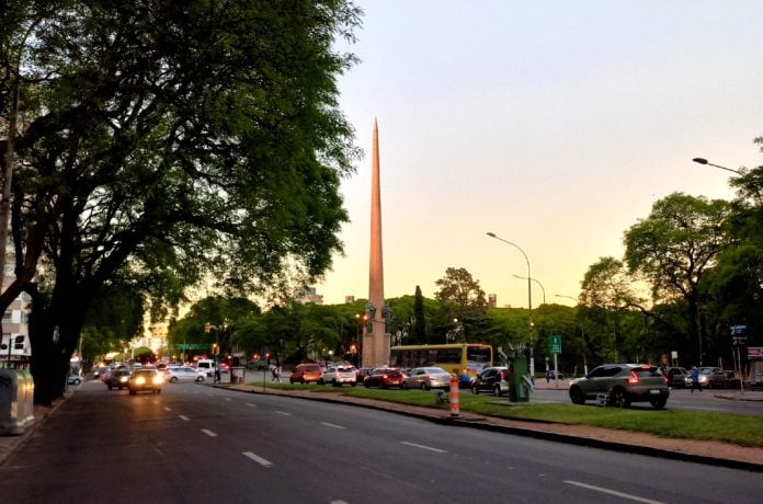 Obelisco a los Constituyentes de 1830, Montevideo