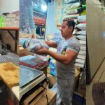 Juan, Yuni y Alex en sus respectivos trabajos en Iztapalapa, Ciudad de México