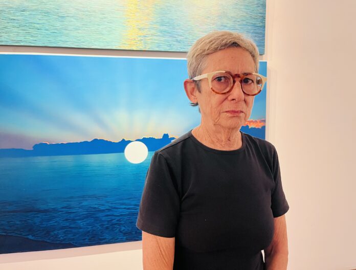 Consuelo Castañeda en la Salomon Arts Gallery / Foto: Carla G. Colomé