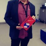 Reinaldo García Ramos con su libro ‘Espacio circular’ (2017)