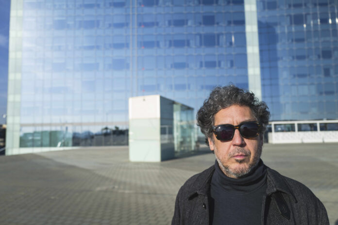 El escritor y traductor cubano Jorge Ferrer / Imagen: Cortesía de Vladimir Romero