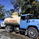 Más de 300 mil cubanos reciben agua con carros cisternas