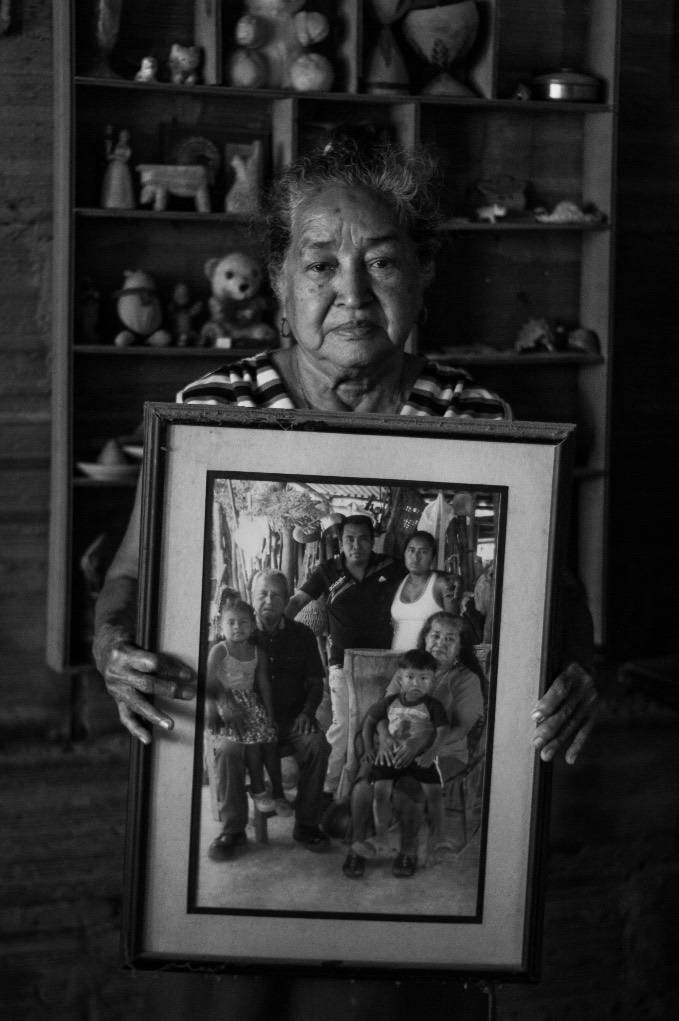 Linda Esperanza Aragón. Las estacas.