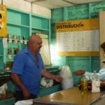 Gobierno cubano busca eliminar subsidios de la canasta familiar