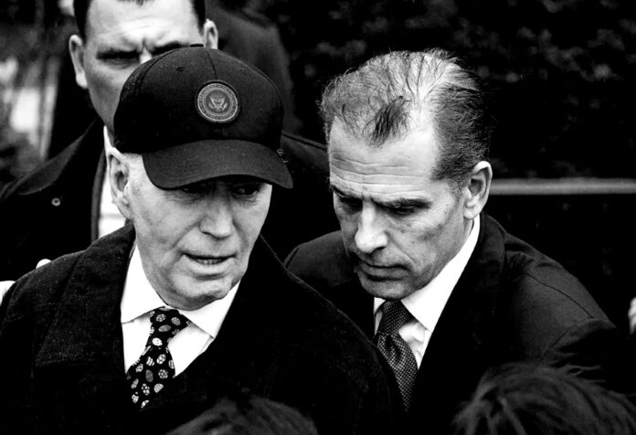 El presidente Joe Biden junto a su hijo Hunter Biden
