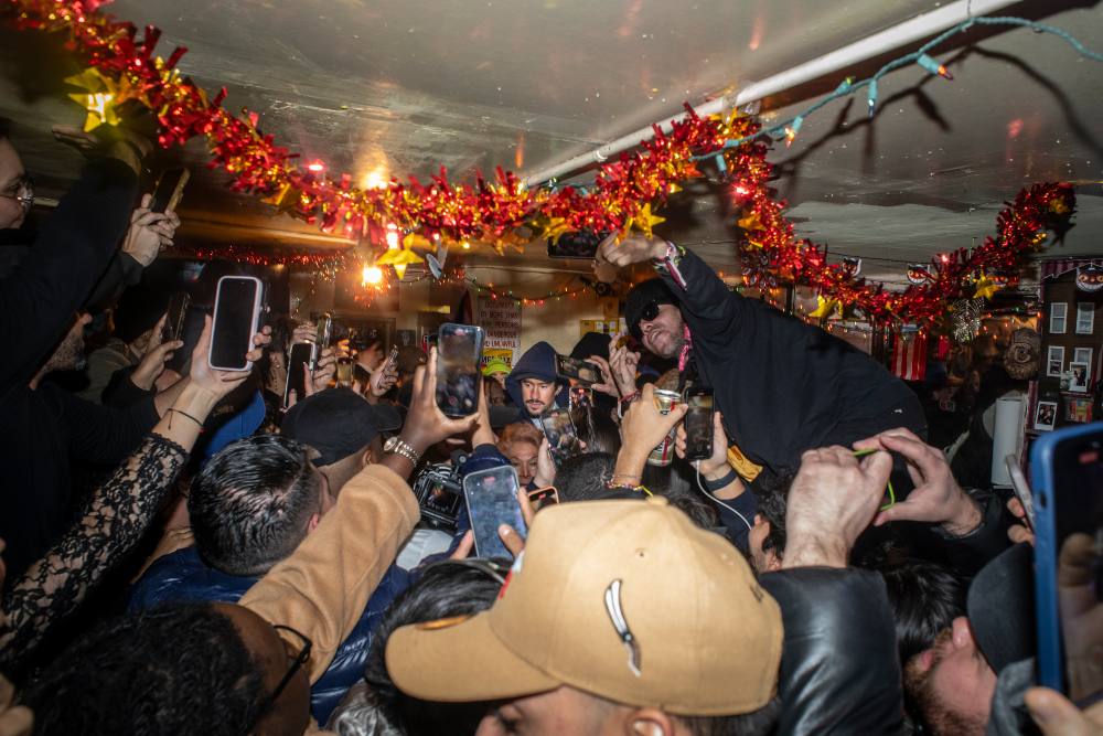 El Caribbean Social Club, que todo el mundo conoce por el apodo de su matriarca, está ubicado en Los Sures, a los pies del East River / Imagen: Arien Chang