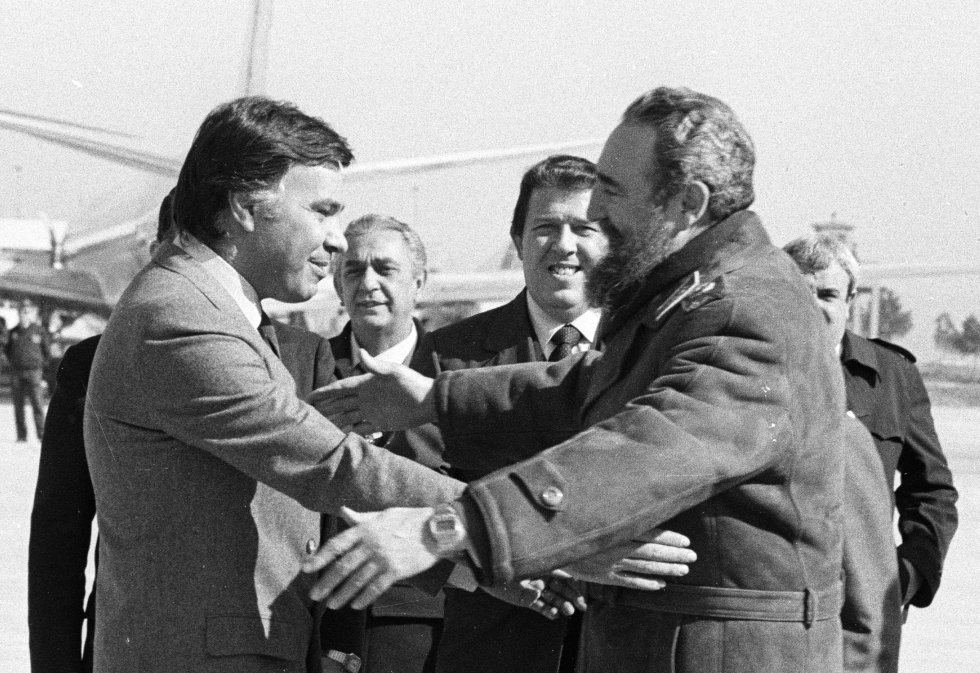 Fidel Castro junto a Felipe González / Imagen: El País