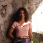Lola Amores en La mujer salvaje