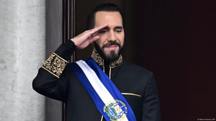 Nayib Bukele en un desfile del ejército durante su toma de posesión en 2024 / Foto: AFP