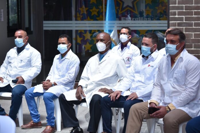 Médicos cubanos en Guatemala en 2021
