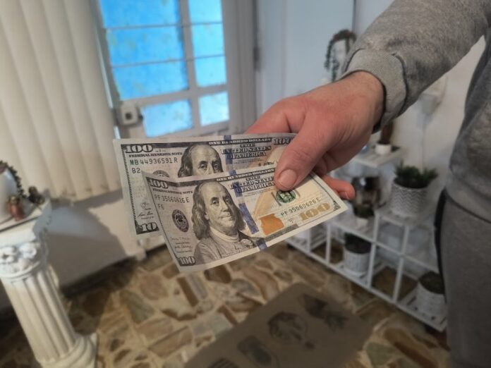 El dólar se cotiza en Cuba por encima de los 400 CUP en el mercado informal.