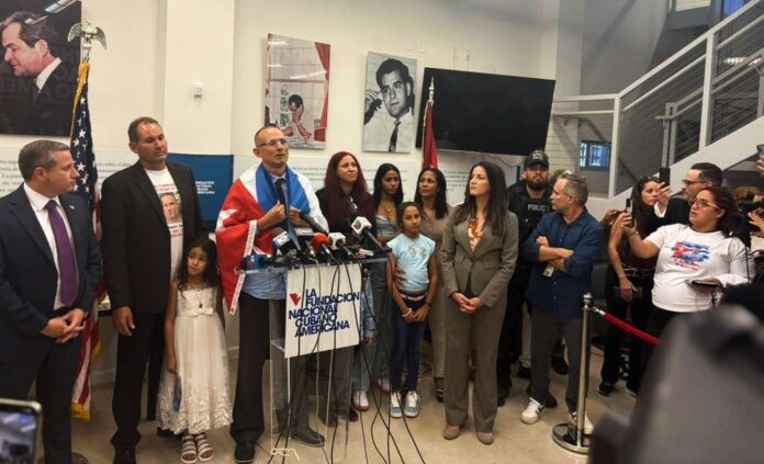 José Daniel Ferrer, opositor y expreso político cubano, tras su llegada a Miami (13 de octubre de 2025)