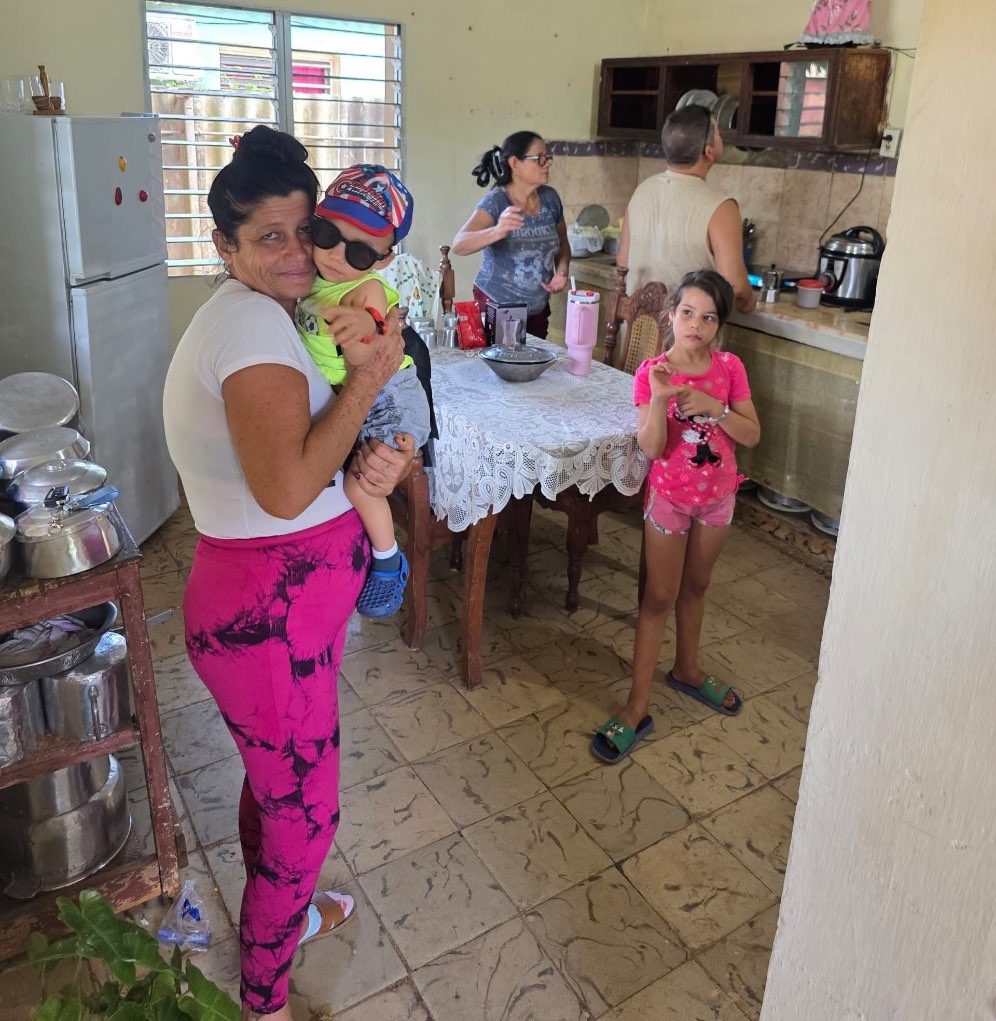 Una abuela y su nieta de Ciego de Ávila beneficiadas con una casa adquirida gracias a la ayuda recabada en redes sociales