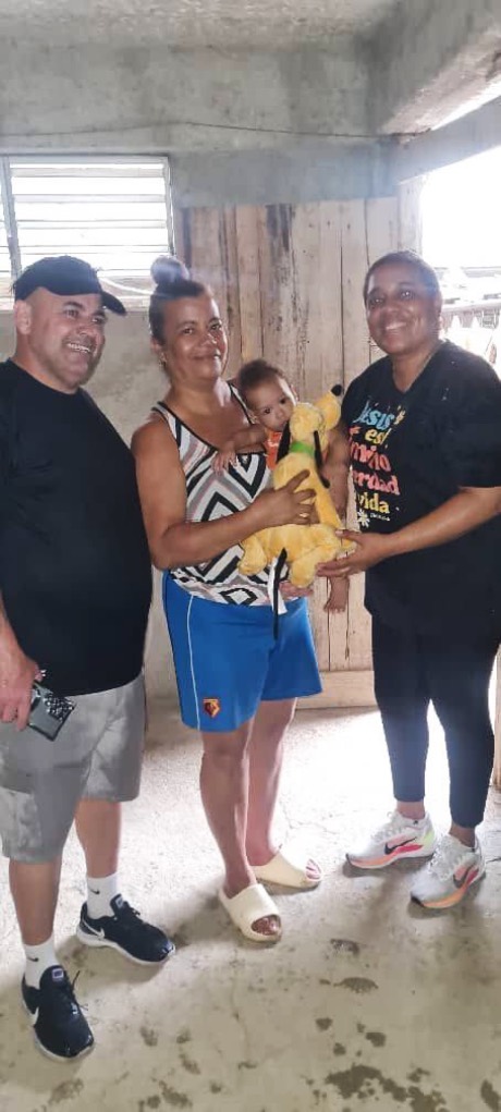 Mary Canela ayuda a niños y familias necesitados en la provincia de Guantanamo, extremo oriental de Cuba