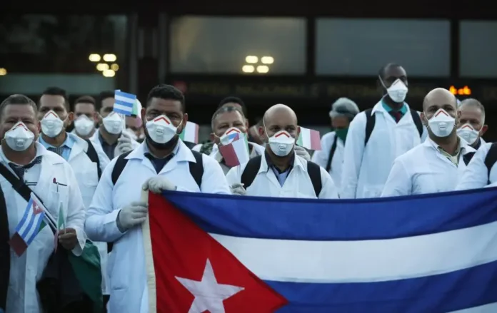 Brigadas médicas cubanas / Foto: AP Photo/Antonio Calanni.