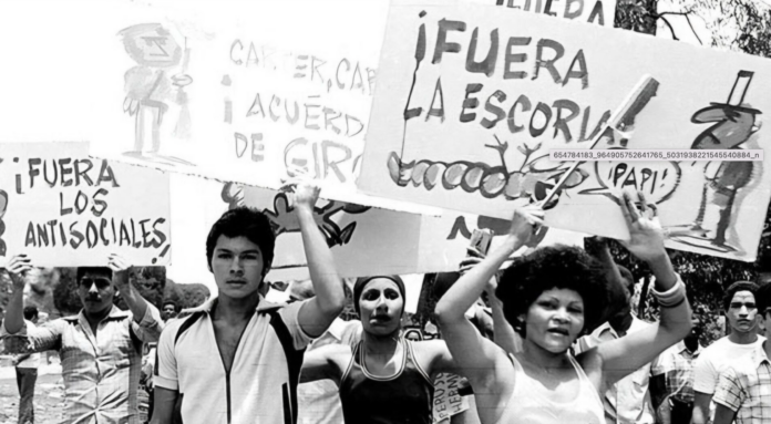 Consignas contra los cubanos durante el éxodo de El Mariel / Foto tomada de Internet
