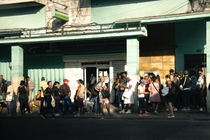 En la cola. La Habana, 2026