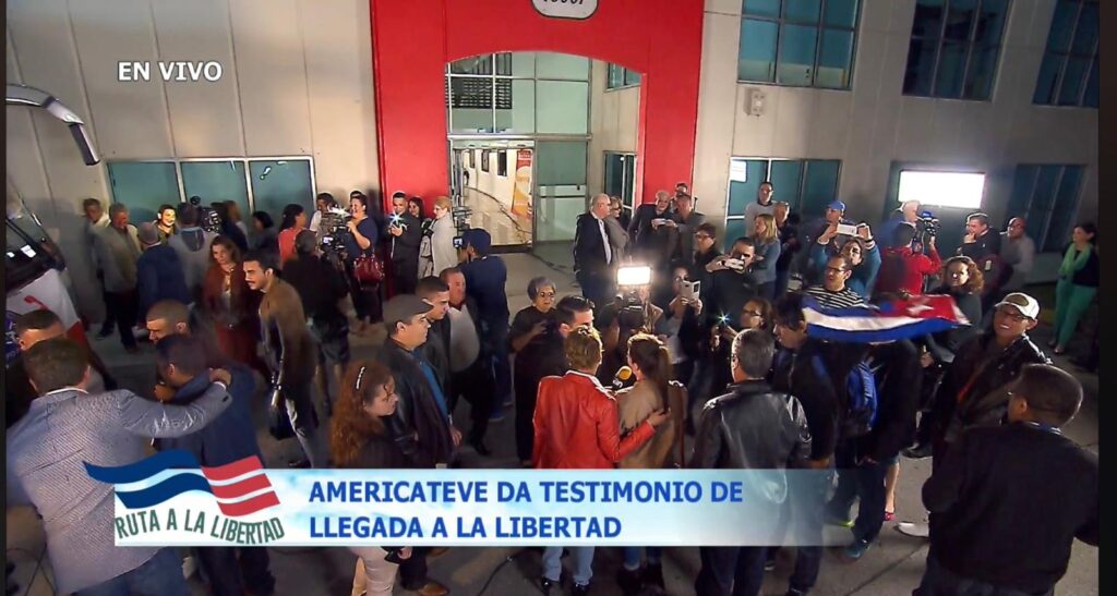 Encuentro con cubanos recién llegados a Miami / Foto de cortesía
