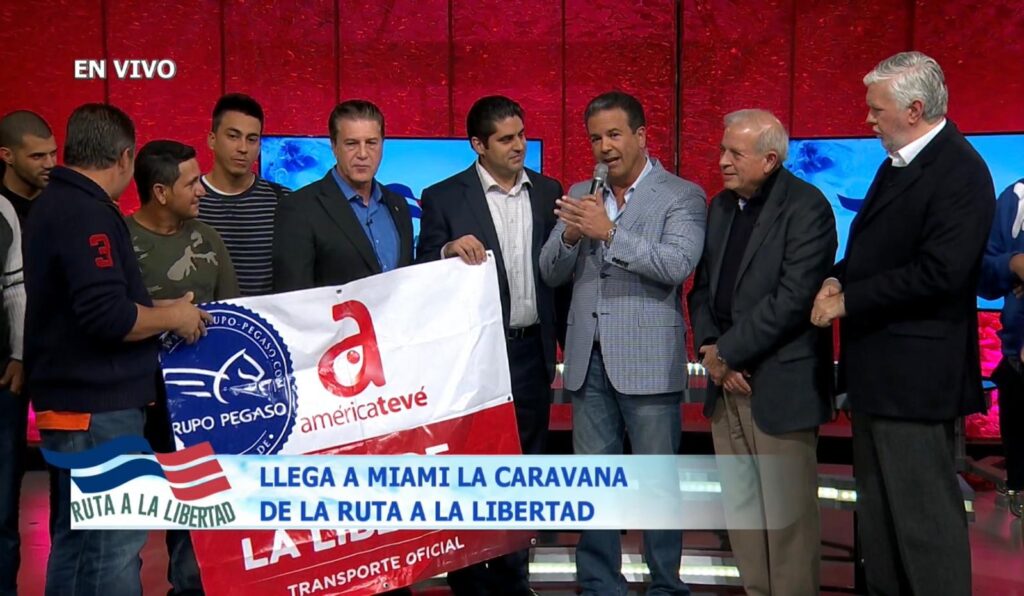 Políticos del Sur de la Florida reciben a migrantes / Foto de cortesía