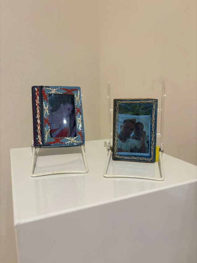 Cuadernillos realizados en la cárcel por Duannis León Taboada. Muestra ‘La prisión invisible. Artistas presos en las Américas’; Museo de las Américas, en Washington, DC (29 de abril – 11 de julio de 2026)