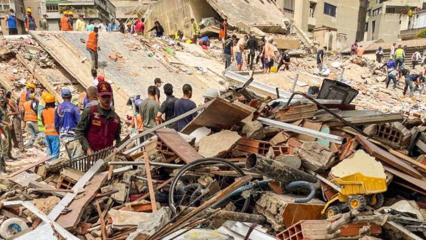 Restos del edificio Rita en San Bernardino, Caracas, tras los sismos del miércoles 254 de junio de 2026