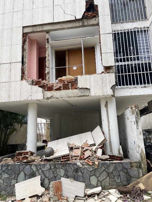 En La Candelaria, Caracas, tras los sismos del 24 de junio de 2026