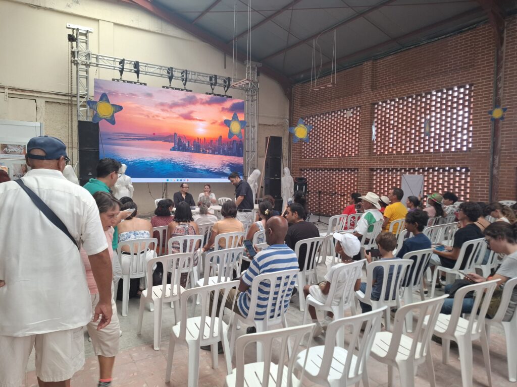 Actividades paralelas en la Feria del libro de La Habana / Foto: cortesía del autor