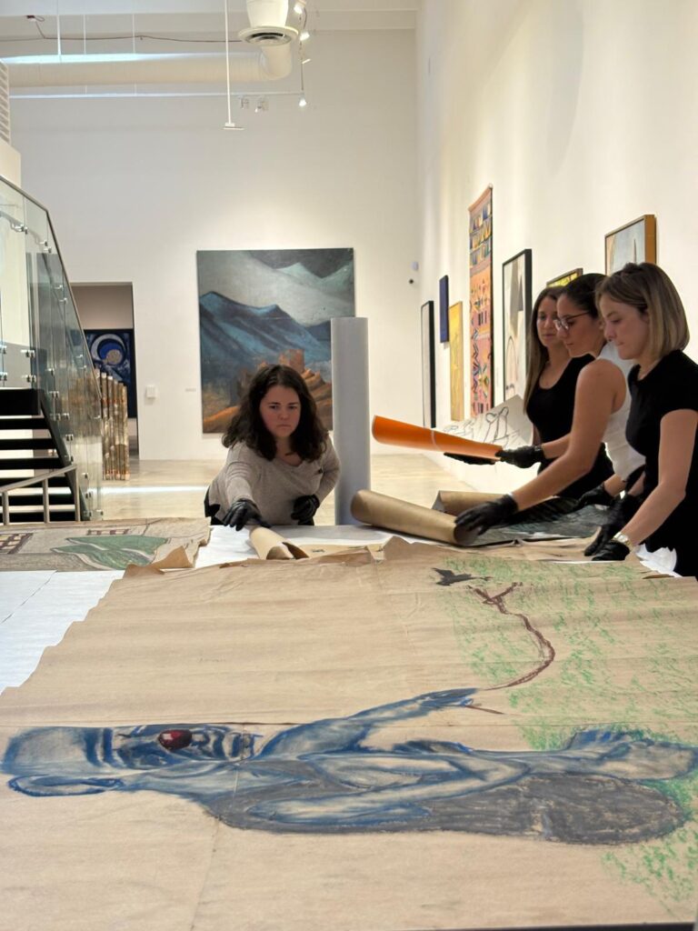 Obras del artista realizadas en la prisión de Guanajay, Cuba / Foto: Anamely Ramos