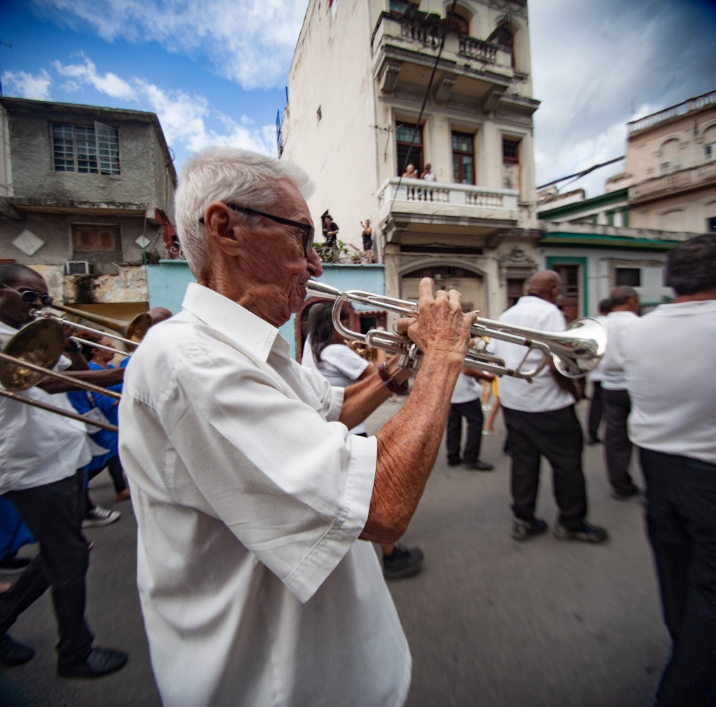 La pasión de la banda de Guanabacoa. Celebración de la Virgen de la Caridad del Cobre; La Habana, septiembre de 2026