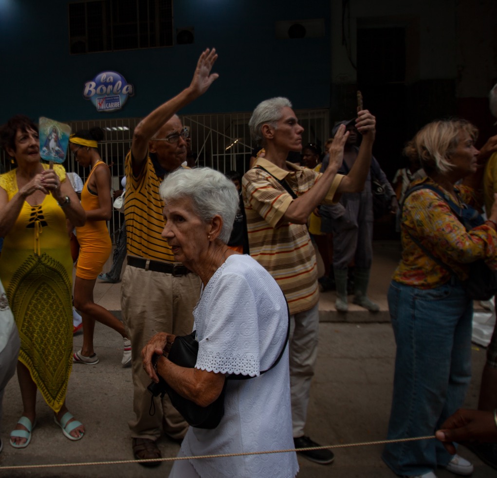 Saludo a la Virgen en la avenida Galiano. Celebración de la Virgen de la Caridad del Cobre; La Habana, septiembre de 2026