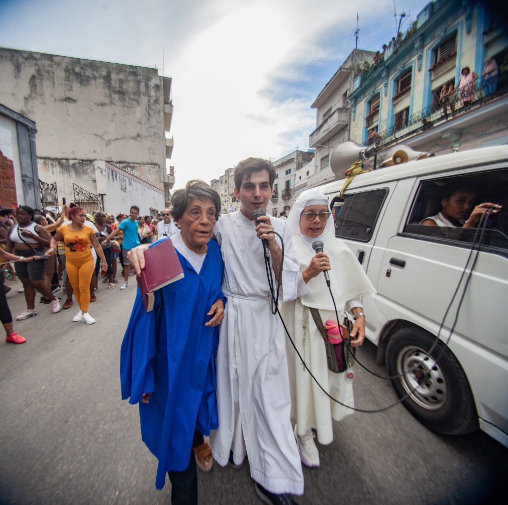 Se canta para pedir consuelo y amparo. Celebración de la Virgen de la Caridad del Cobre; La Habana, septiembre de 2026