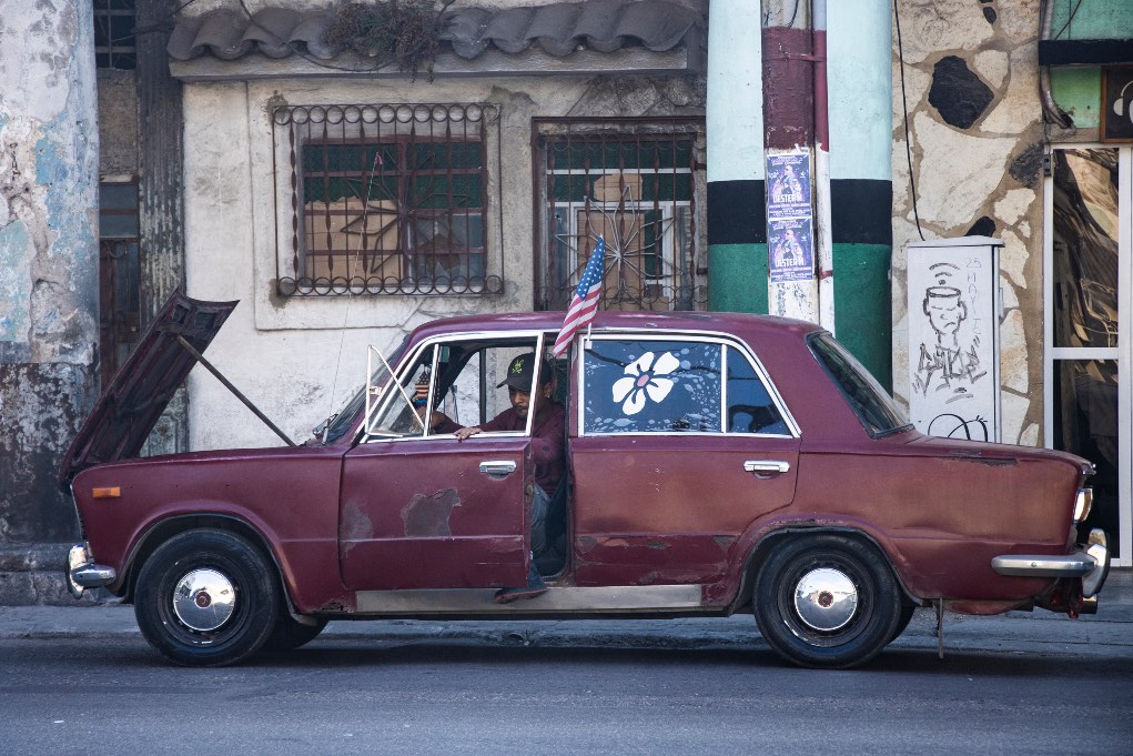La bandera estadounidense en las calles de Cuba