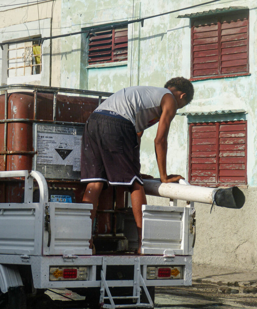 Venta del agua en Cuba / Foto de cortesía